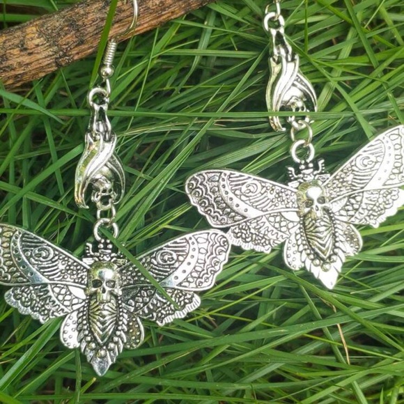 Silver Moth Skull Gothic Dangle Earrings - Picture 6 of 7